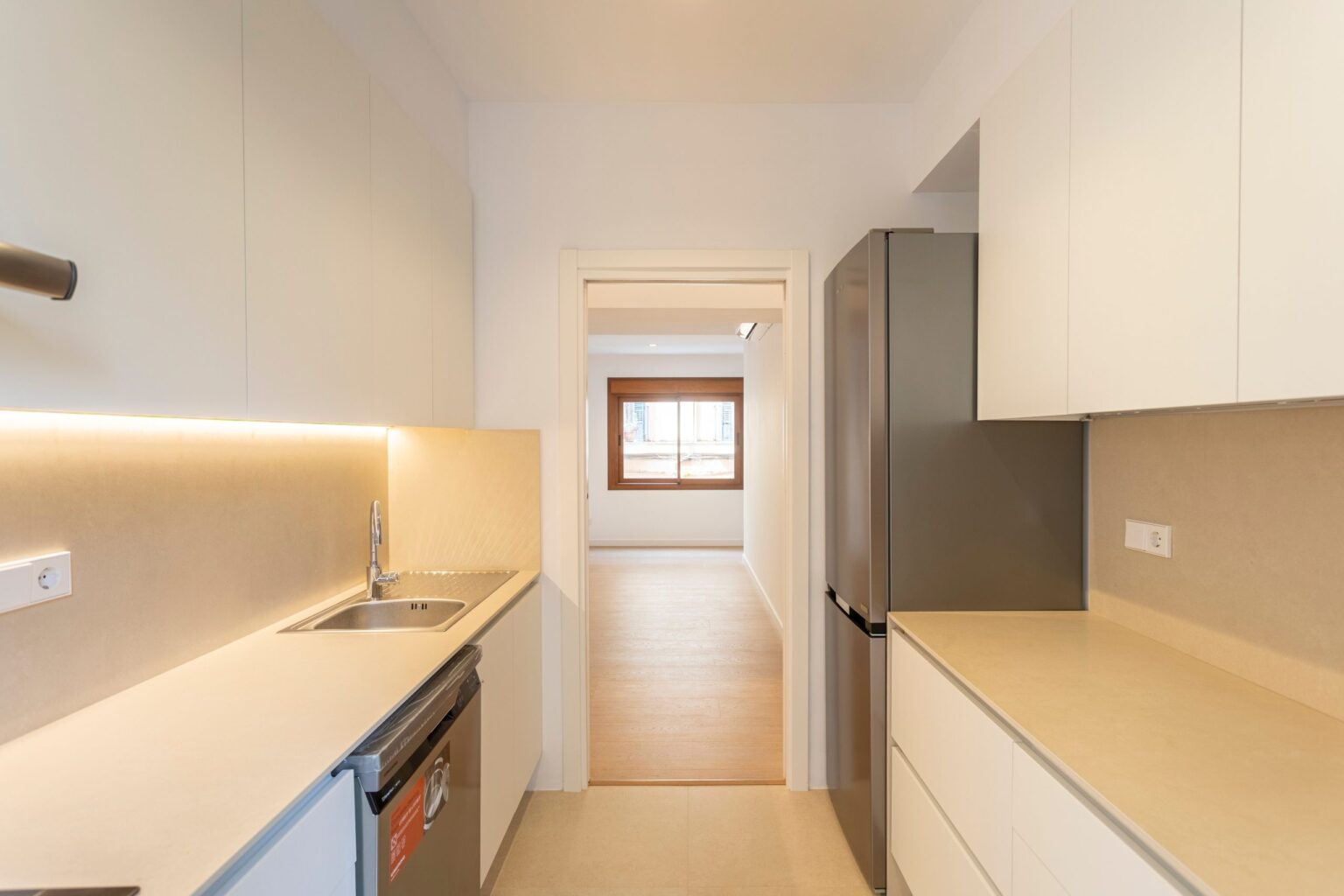 Vista general de una vivienda unifamiliar de lujo en proceso avanzado de construcción de obra nueva en Mallorca.